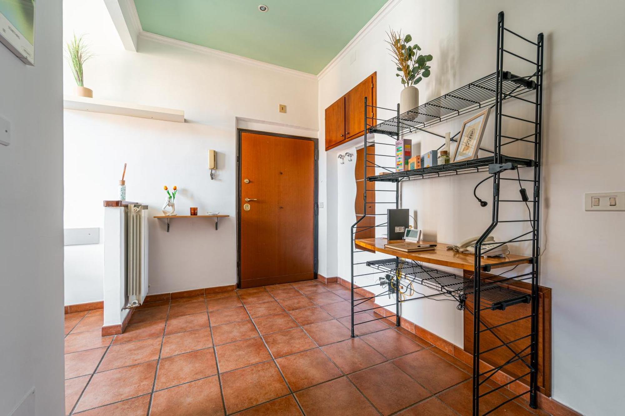 Urban Nest Apartment Rom